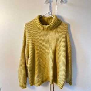 Old Navy Women's Cable Knit Turtle Neck Sweater